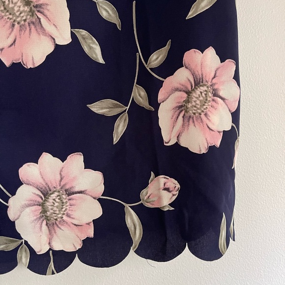 Vanilla Bay Floral Top - Picture 5 of 5